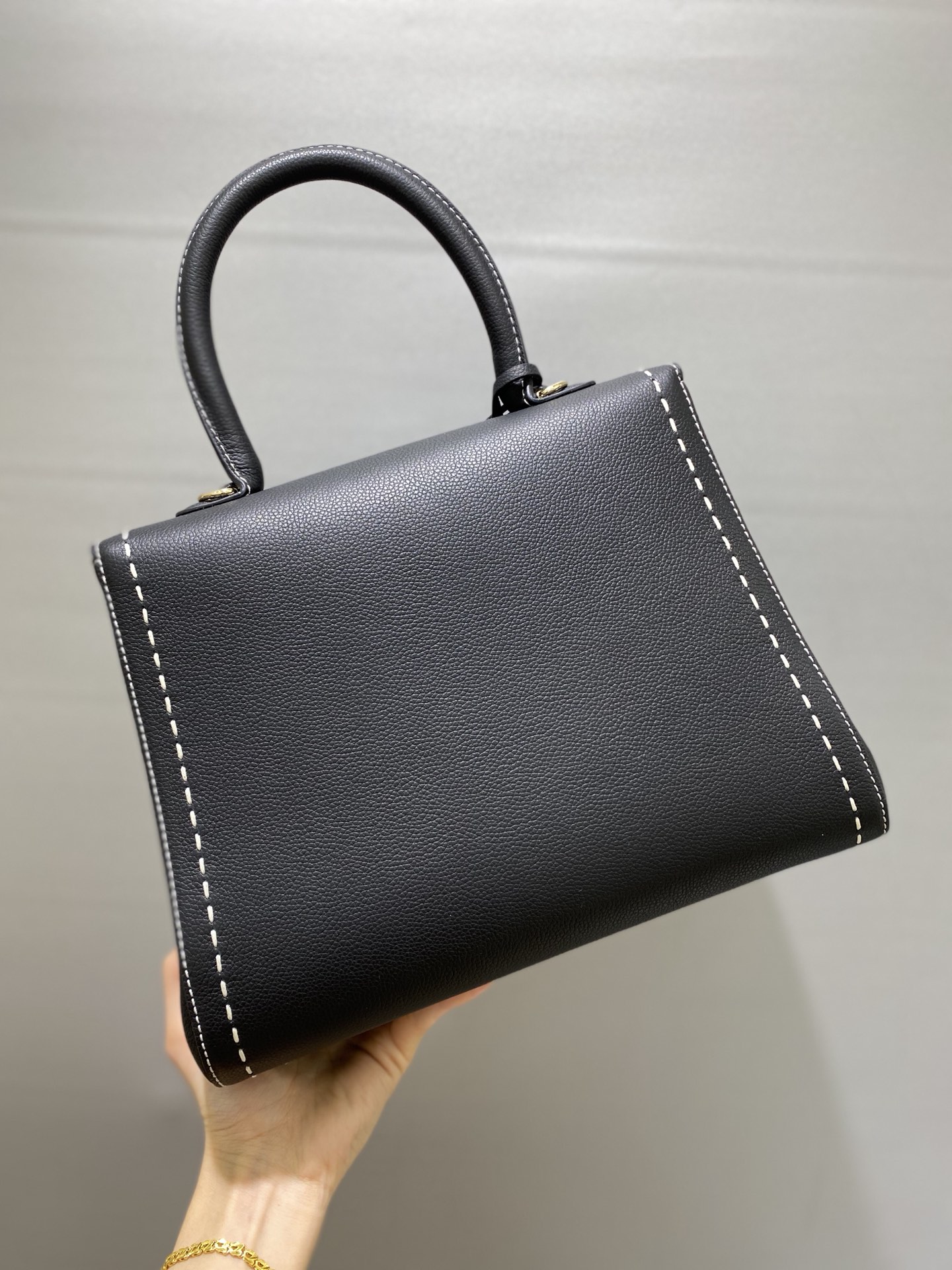 델보 브리앙 박스백 미듐